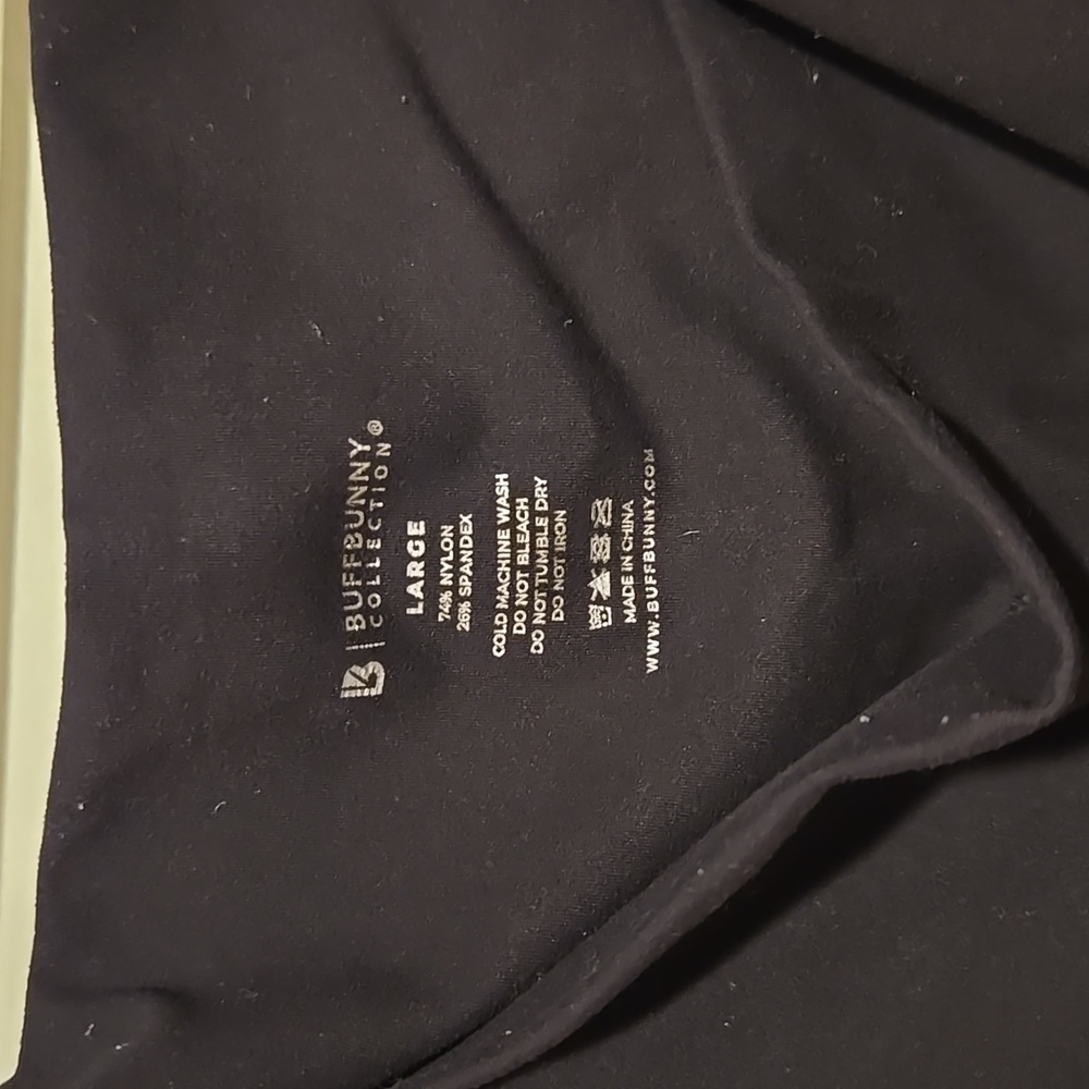 BuffBunny Collection Black Cropped 26” High Waist Leggings Size Large Pockets - Picture 2 of 7